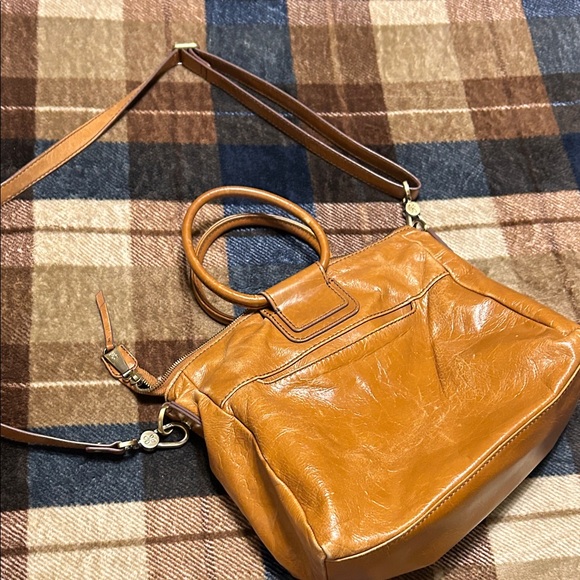 HOBO Handbags - HOBO Tan Leather Shoulder Bag